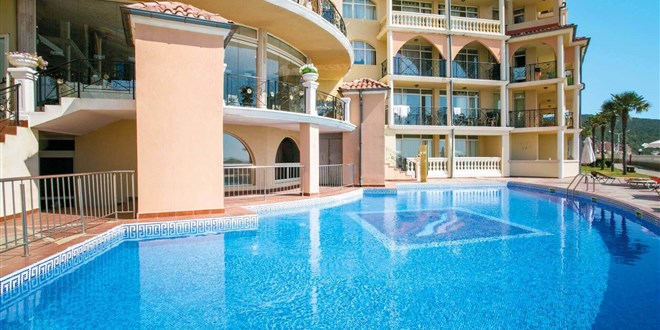 Atrium Beach